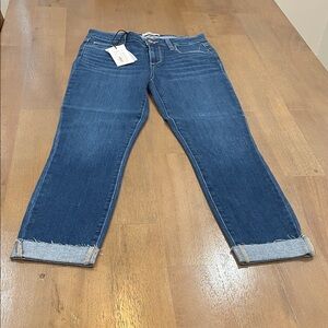 NWT PAIGE Women’s Kylie Crop Jeans. Size 29.